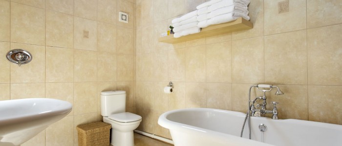 The Stables Cottage The Stables Cottage bathroon - Luxury self catering near Warwick